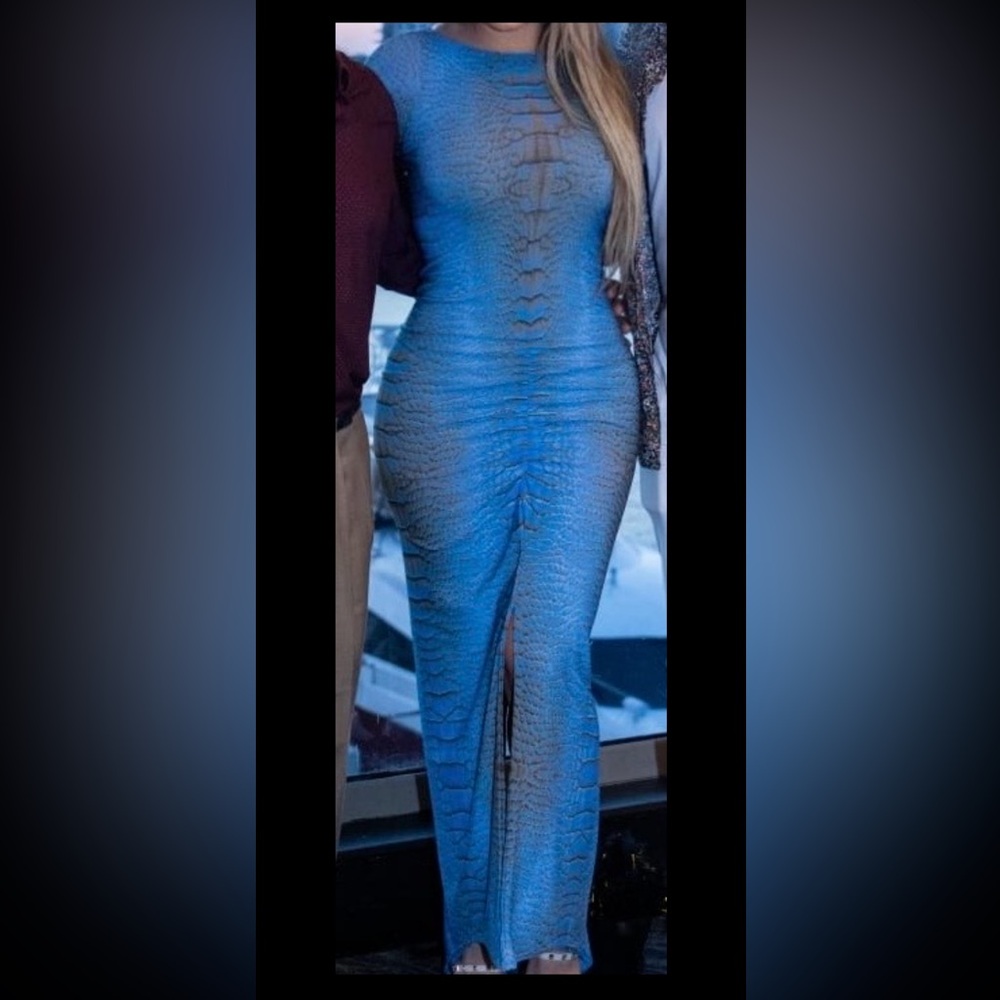 Bodycon gorgeous snake print blue dress long with a slit